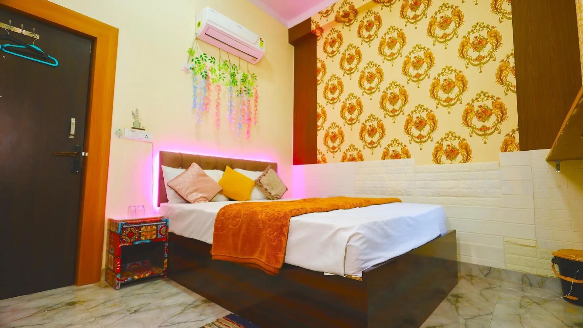 Sia Taj Hotel Nearest Taj Mahal Agra