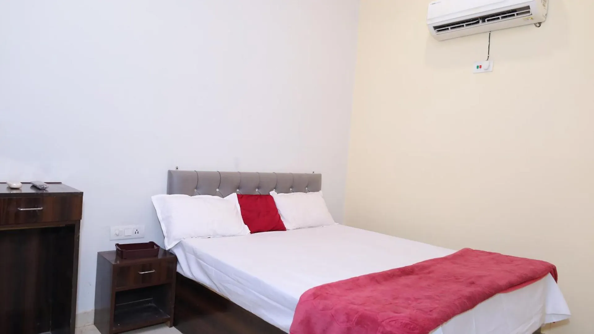 Sia Taj Hotel Nearest Taj Mahal Agra Agra  3*, Agra (Uttar Pradesh)
